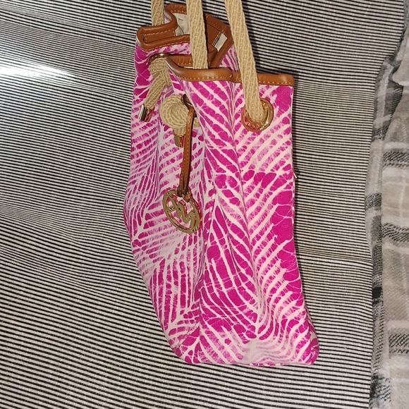 💝NWOT Michael by Michael Kors pink and white pattern fabric handbag💝 - Picture 7 of 13